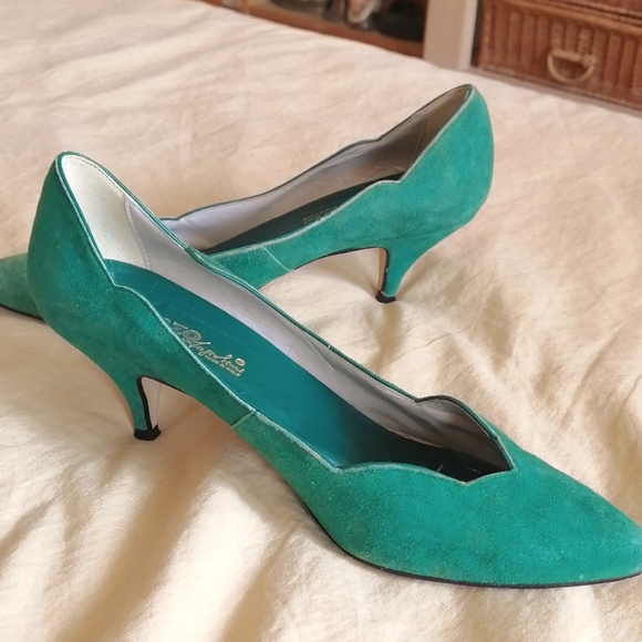 80's green suede kitten heels - Picture 2 of 6